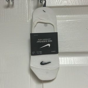 NIKE lightweight no show socks